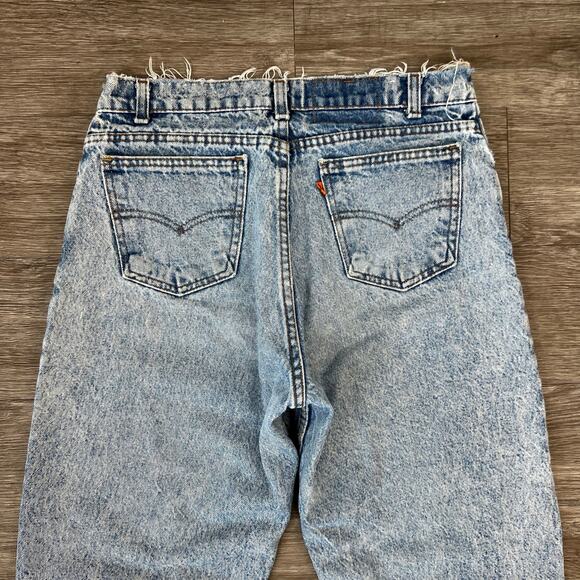 Vintage Levi’s Orange Tab Light-Wash Distressed Mid Waisted Denim Jeans (Sz 29) - Picture 4 of 8